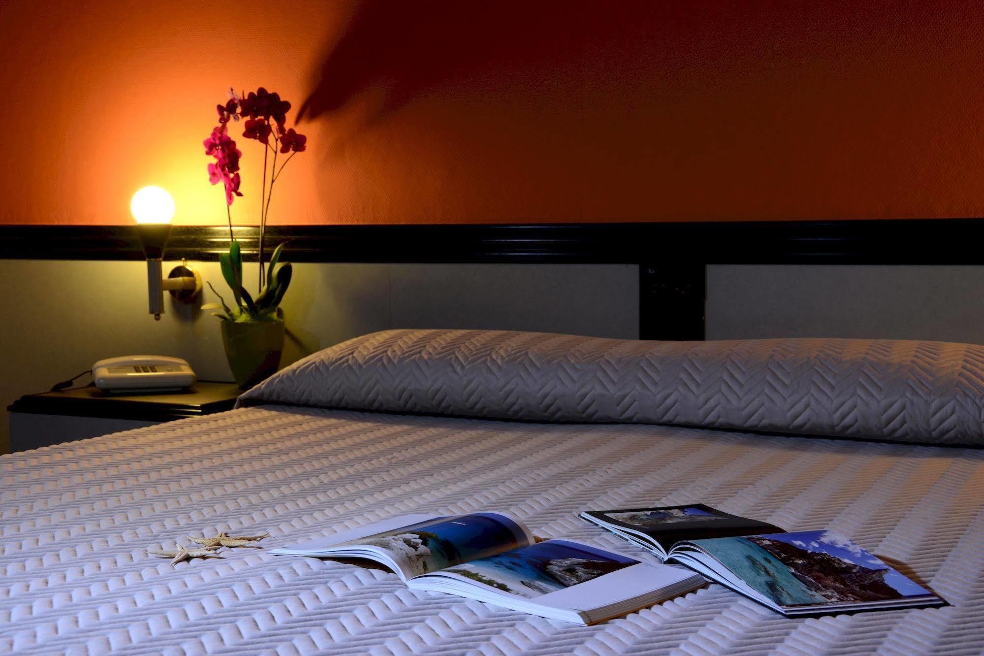 Hotel Orri Tortolì Kültér fotó