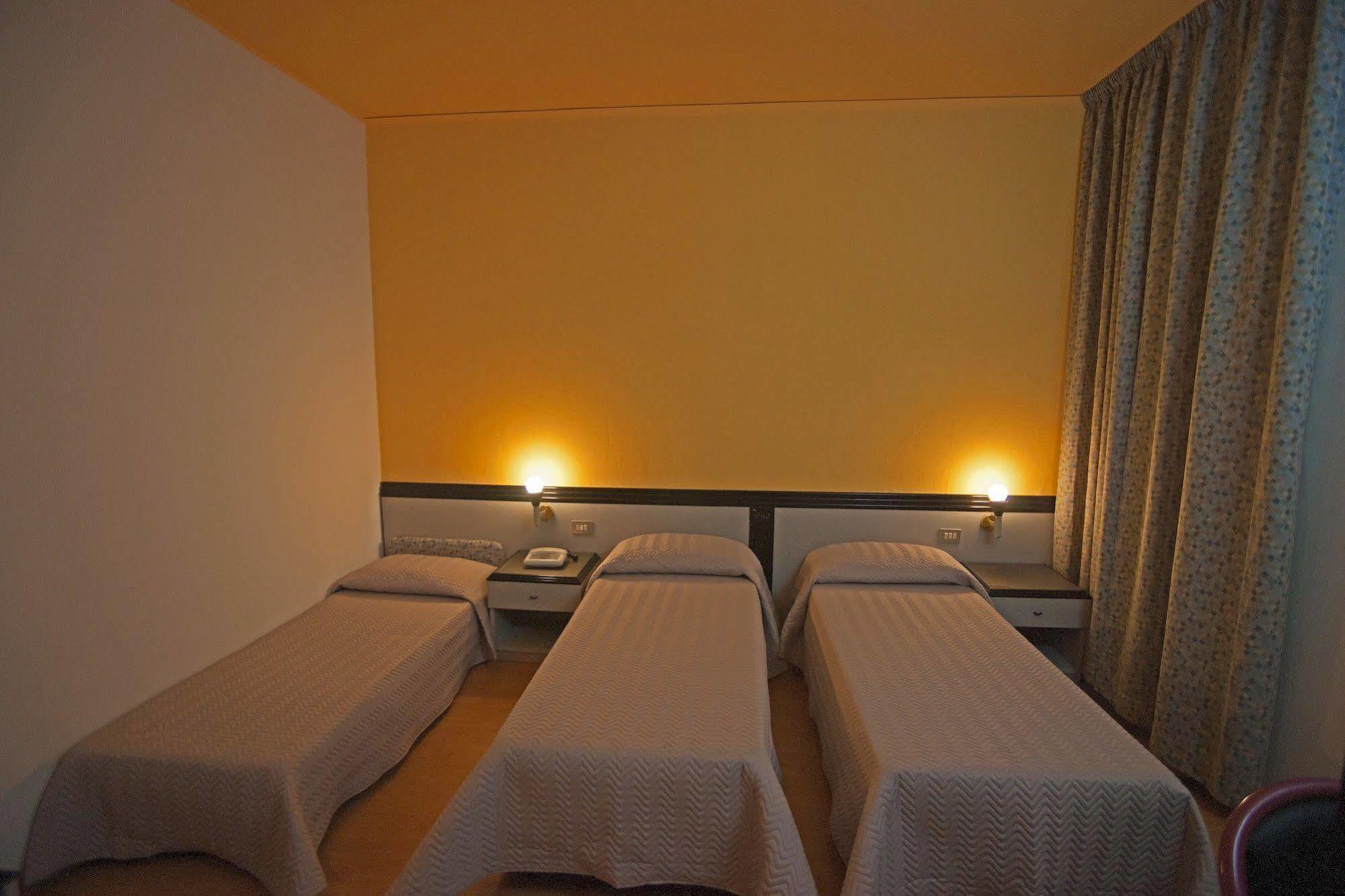 Hotel Orri Tortolì Kültér fotó
