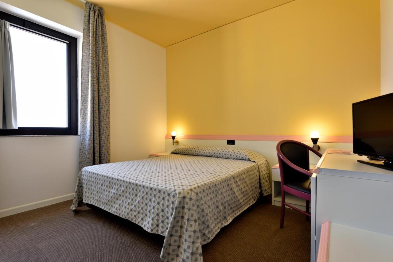 Hotel Orri Tortolì Kültér fotó